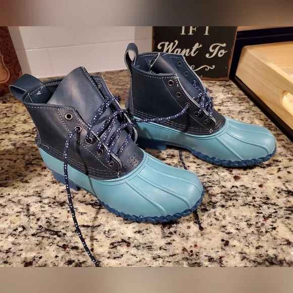 Size 4 L.L.Bean Boots - Picture 1 of 5